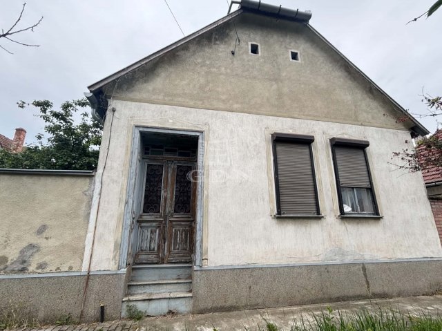 Eladó családi ház, Vaskúton 12 M Ft, 4 szobás