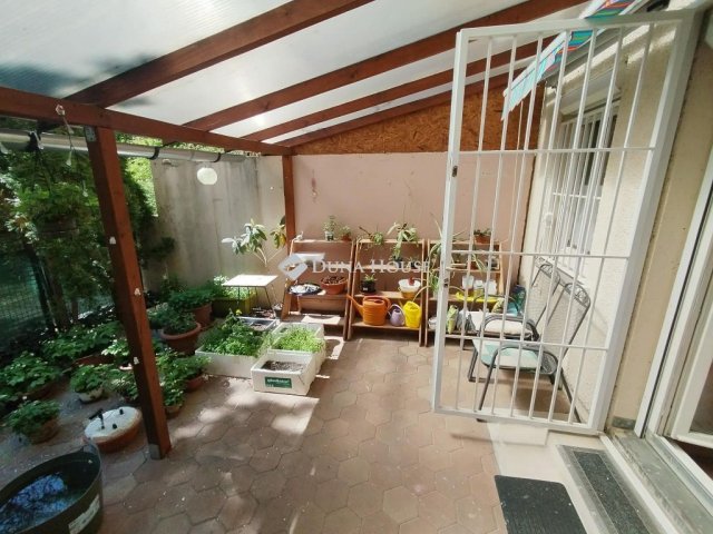 Eladó panellakás, Budapesten, IV. kerületben, Intarzia utcában