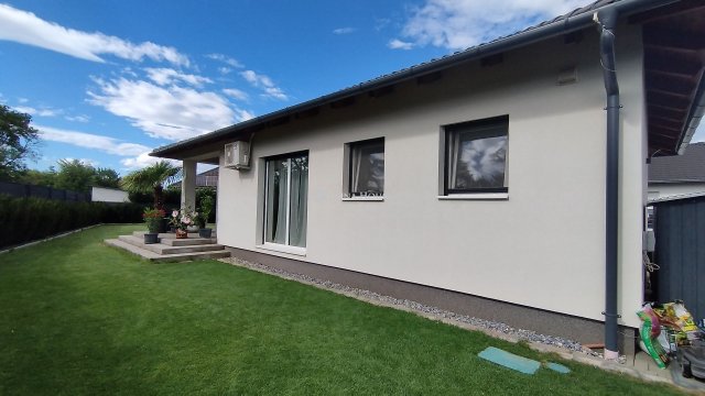 Kiadó családi ház, albérlet, Szombathelyen 400 E Ft / hó