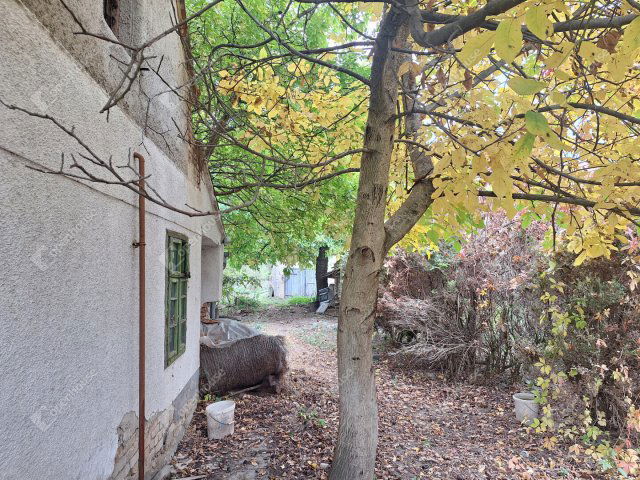 Eladó családi ház, Újkéren 16.9 M Ft, 2 szobás