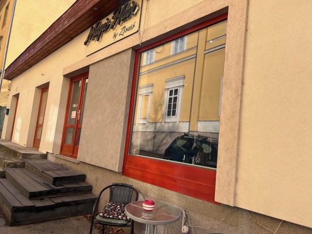 Eladó üzlethelyiség, Esztergomban 14 M Ft, 1 szobás