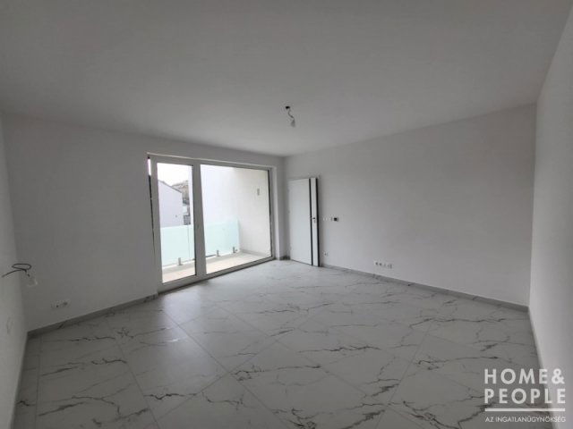 Eladó téglalakás, Szegeden 78 M Ft, 2 szobás