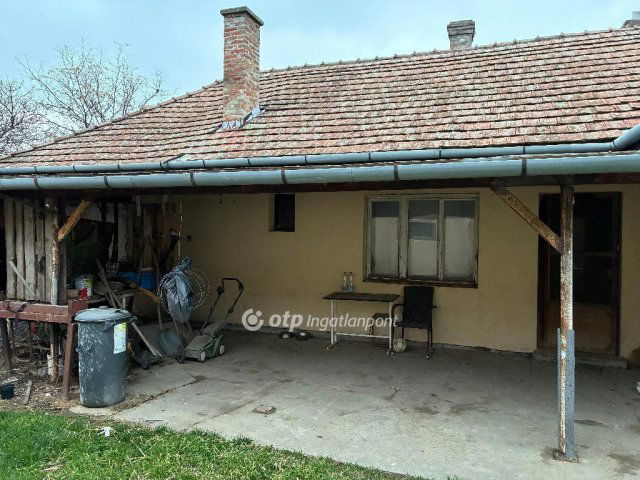 Eladó családi ház, Gyulán 16.5 M Ft, 2+1 szobás