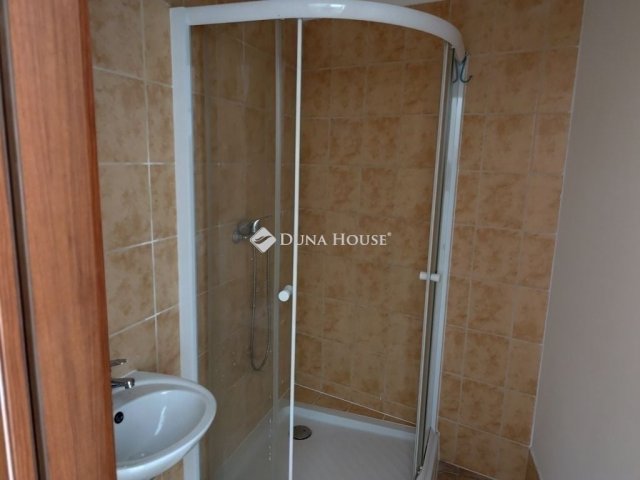 Eladó téglalakás, Budapesten, VI. kerületben 202.536 M Ft