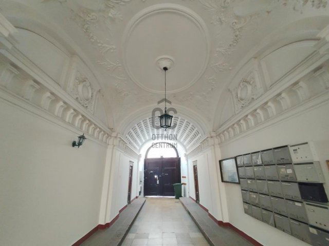 Eladó téglalakás, Budapesten, V. kerületben 275.4 M Ft, 7 szobás