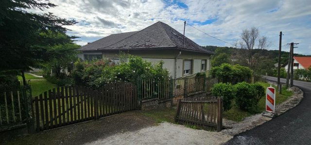 Eladó családi ház, Szennán 32 M Ft, 3+2 szobás