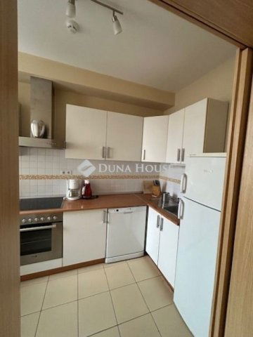 Eladó téglalakás, Budapesten, VI. kerületben 109.9 M Ft