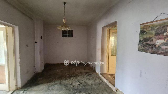 Eladó családi ház, Egerben 36 M Ft, 4 szobás