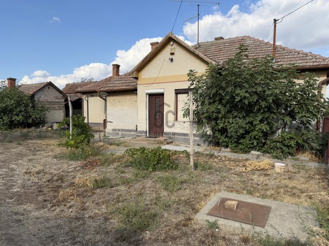 Eladó családi ház, Abonyban 24.5 M Ft, 2 szobás