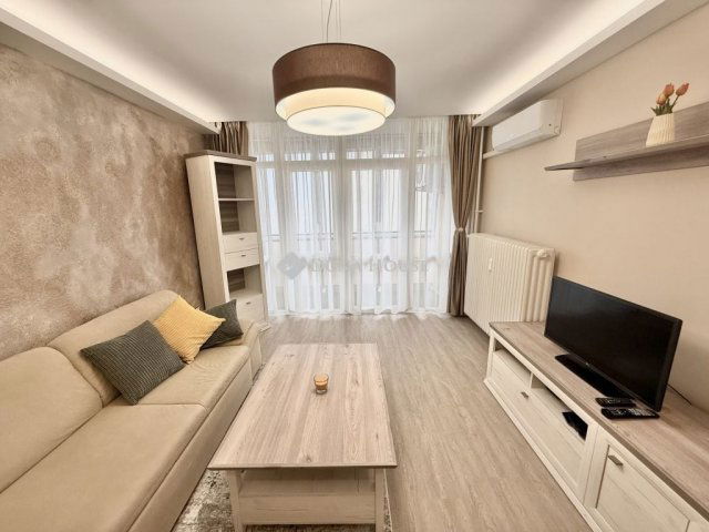 Kiadó panellakás, albérlet, Pécsett 230 E Ft / hó, 2 szobás