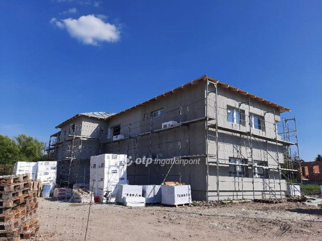 Eladó téglalakás, Mendén 62.9 M Ft, 3 szobás