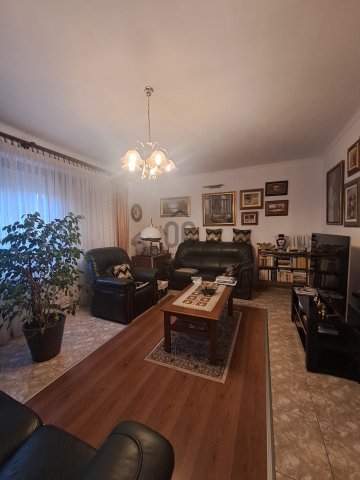 Eladó családi ház, Debrecenben 98 M Ft, 4 szobás