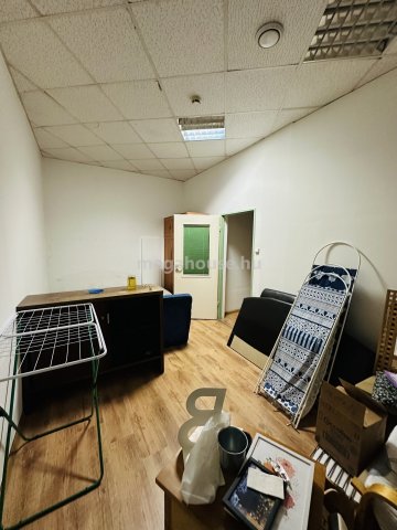 Eladó üzlethelyiség, VIII. kerületben, József utcában