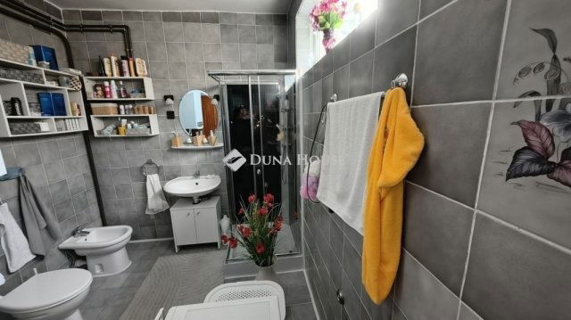 Eladó téglalakás, Kistarcsán 117 M Ft, 4 szobás