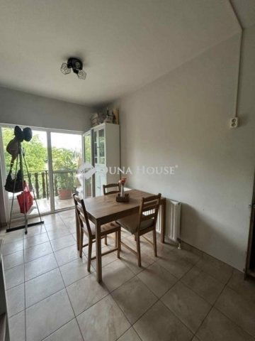 Eladó családi ház, Mendén 76.9 M Ft, 6 szobás