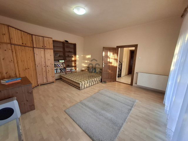 Eladó családi ház, Kerepesen 105 M Ft, 6 szobás