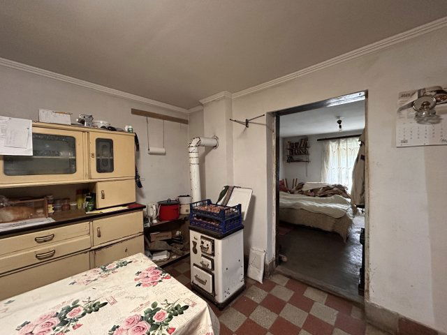 Eladó családi ház, Ácson 15 M Ft, 1 szobás