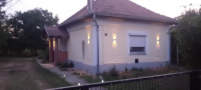 Eladó családi ház, Jákón 18.5 M Ft, 1 szobás