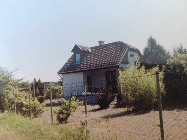 Eladó családi ház, Debrecenben 25 M Ft, 2 szobás