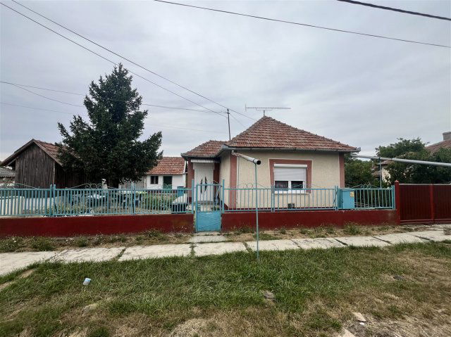 Eladó családi ház, Sarkadon 14.5 M Ft, 2 szobás