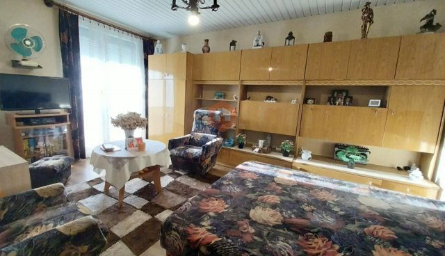 Eladó panellakás, Pécsett 44.4 M Ft, 2 szobás