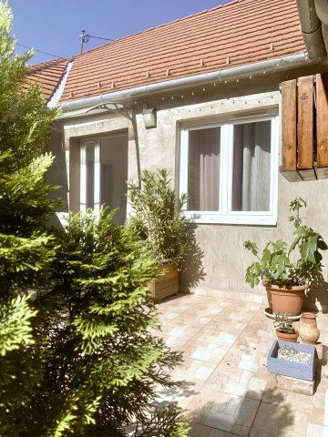 Eladó családi ház, Pécsett, Orsolya utcában 78.9 M Ft