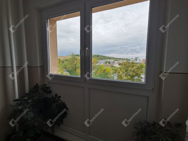 Eladó panellakás, Móron 39.9 M Ft, 2 szobás
