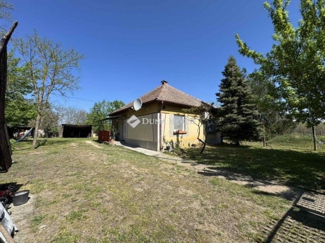 Eladó családi ház, Helvécián 37.999 M Ft, 3 szobás