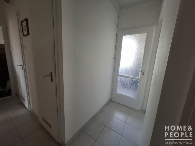 Eladó téglalakás, Szegeden 49.4 M Ft, 3 szobás