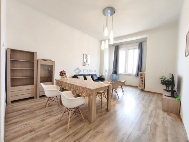 Eladó téglalakás, Budapesten, VII. kerületben 150 M Ft, 3 szobás