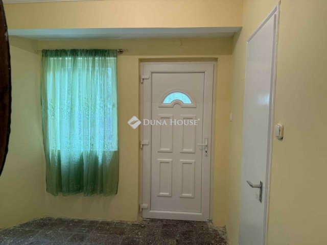 Eladó ikerház, Dorogon 65 M Ft, 2 szobás / költözzbe.hu
