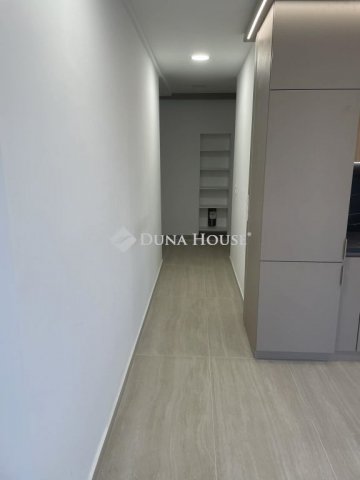 Eladó téglalakás, Pécsett, Esztergár Lajos utcában 64.9 M Ft