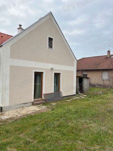 Eladó családi ház, Felsőörsön 119.75 M Ft, 1+1 szobás