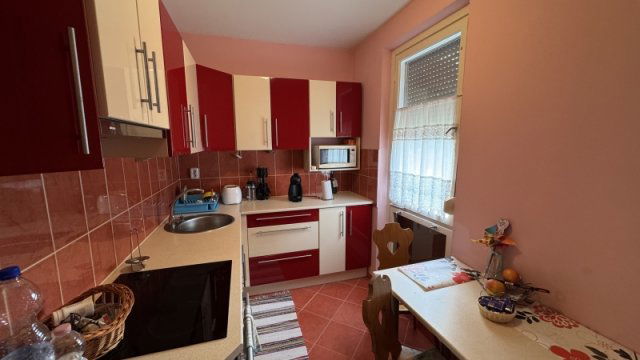 Eladó panellakás, Pécsett, Kodolányi János utcában 41.99 M Ft