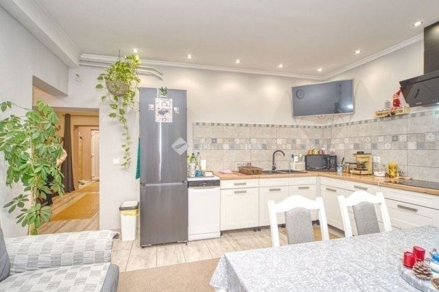 Eladó családi ház, Vecsésen 112 M Ft, 4 szobás