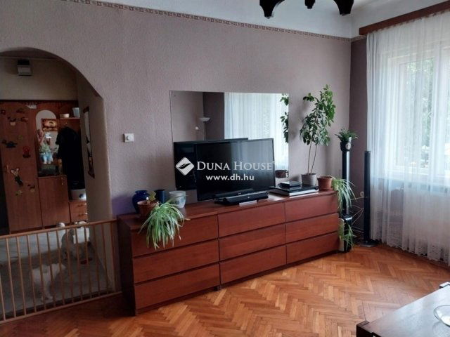 Eladó családi ház, Vecsésen 110 M Ft, 5 szobás