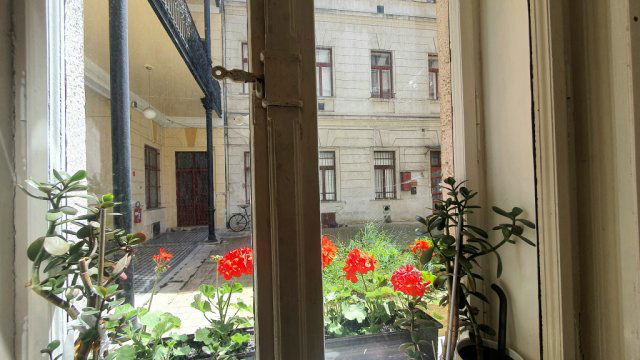 Eladó téglalakás, Budapesten, VI. kerületben, Eötvös utcában