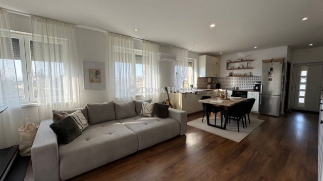 Eladó családi ház, Mikepércsen 89.5 M Ft, 4 szobás