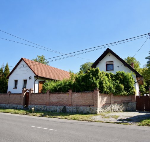 Eladó üzlethelyiség, Pócsán 119.9 M Ft, 6 szobás