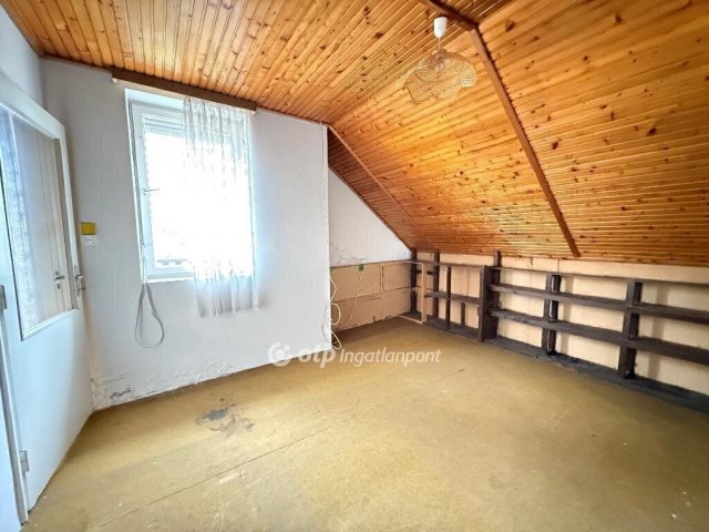 Eladó családi ház, Vecsésen 93.9 M Ft, 6 szobás
