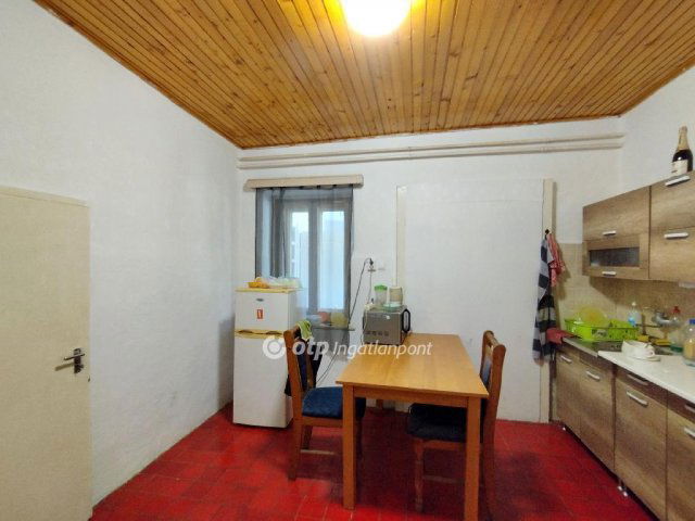 Eladó családi ház, Kenderesen 13 M Ft, 3 szobás
