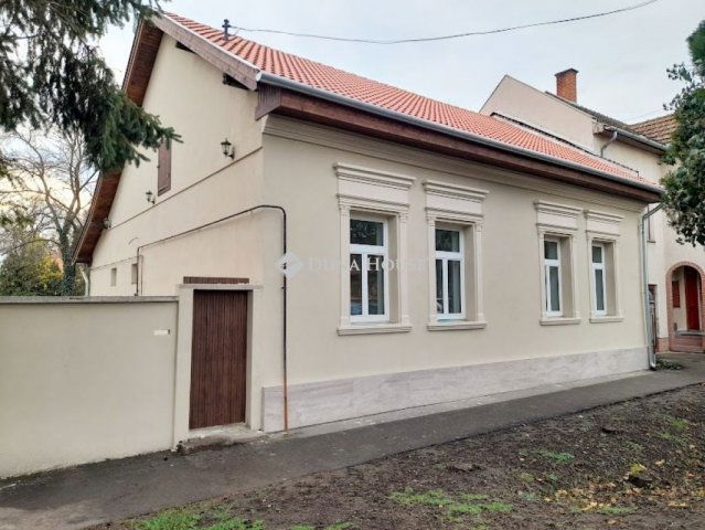 Eladó családi ház, Békéscsabán 89.9 M Ft, 4 szobás