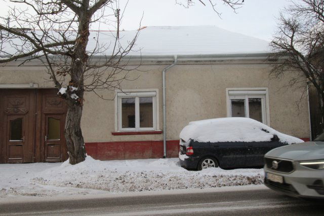 Eladó téglalakás, Budakalászon, Budai úton 78 M Ft, 2 szobás