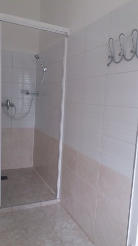 Kiadó családi ház, albérlet, XV. kerületben, Csomád utcában