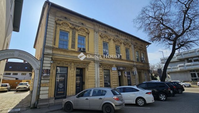 Eladó iroda, Kecskeméten 53.9 M Ft, 3 szobás