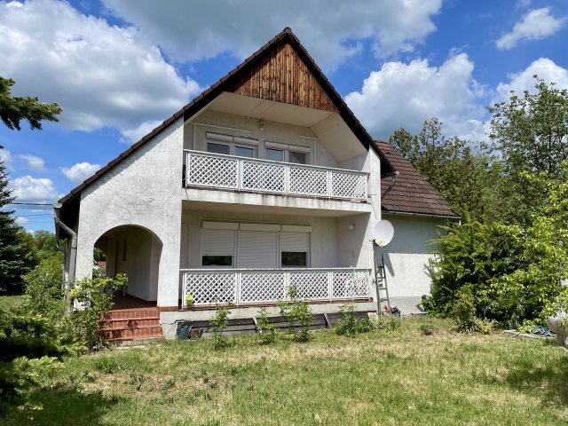 Eladó családi ház, Aszófőn 149.9 M Ft, 6 szobás