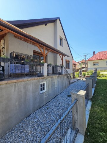 Eladó családi ház, Bakonybélben 84.9 M Ft, 1+3 szobás