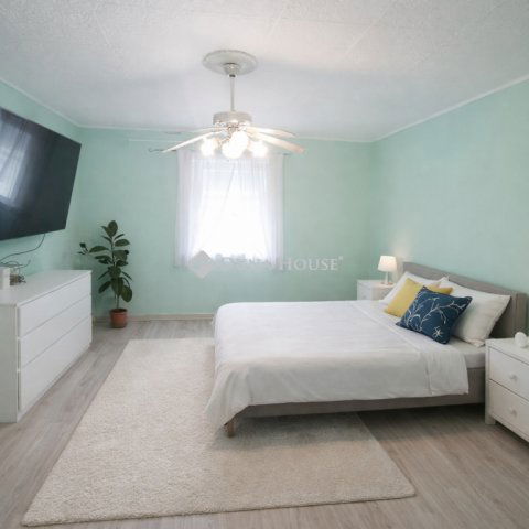 Eladó családi ház, Kiskunfélegyházán 12.9 M Ft, 2 szobás