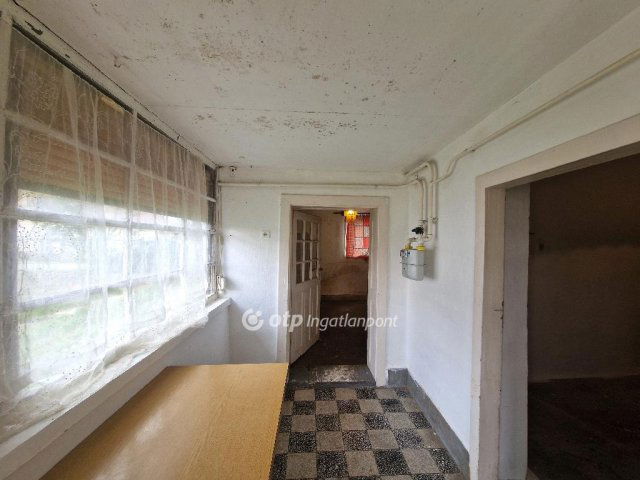 Eladó családi ház, Abádszalókban 9.9 M Ft, 2 szobás