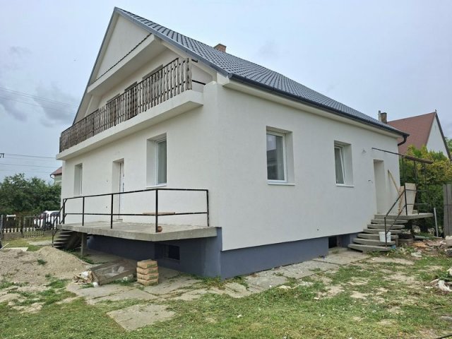 Eladó családi ház, Adonyban 69.9 M Ft, 4 szobás